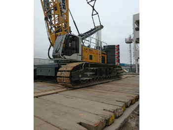 Grúa sobre orugas LIEBHERR LR 1160