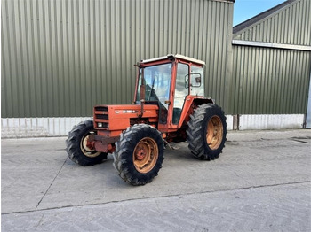 Tractor RENAULT