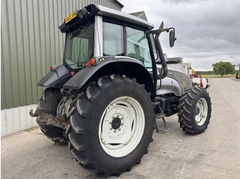 Leasing de Valtra T121 Tractor  Valtra T121 Tractor: foto 4