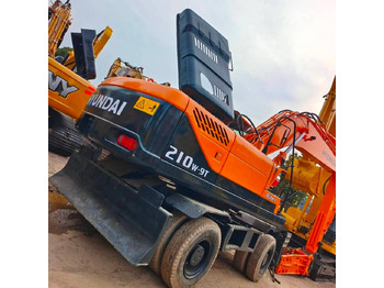 Excavadora de ruedas HYUNDAI