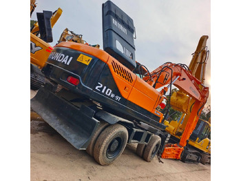 Excavadora de ruedas Hyundai 210W-9: foto 3