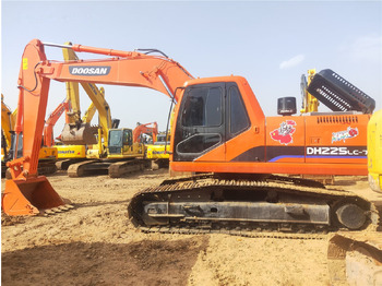 Excavadora de cadenas DOOSAN DH225
