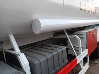 Camión cisterna para transporte de combustible Howo 371: foto 5