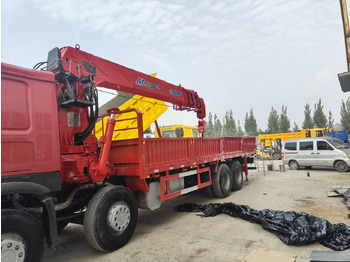 Camión volquete Howo Truck crane 16tons: foto 3
