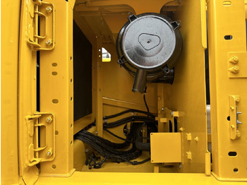 Excavadora de cadenas KOMATSU PC220-8