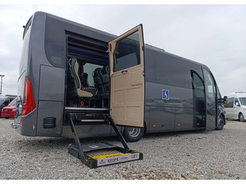 Minibús IVECO Daily 70c21
