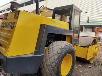 Leasing de BOMAG BW217D BOMAG BW217D: foto 3