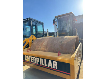 Apisonadora de asfalto CATERPILLAR