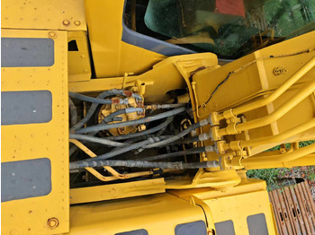 Excavadora de cadenas KOMATSU PC200-8: foto 5