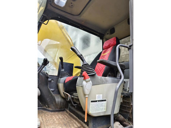 Excavadora de cadenas KOMATSU PC200-8: foto 3