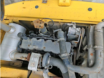 Excavadora de cadenas KOMATSU PC200-8: foto 4