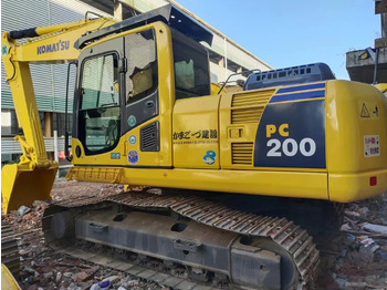Excavadora de cadenas KOMATSU PC200-8: foto 2