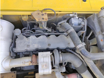 Excavadora de cadenas KOMATSU PC200-8: foto 4