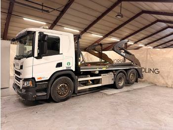 Camión portacontenedor de cadenas SCANIA P 410