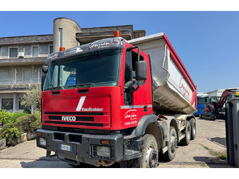 Camión volquete IVECO TRAKKER 420 - 8X4: foto 5