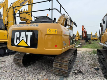Excavadora de cadenas CATERPILLAR 320D2