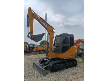 Miniexcavadora XCMG XE60DA