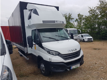 Furgoneta con lona IVECO Daily