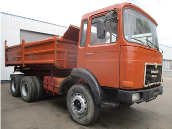 Camión volquete MAN 26.321 6x4 , 3 way tipper , ZF Manual , Spring suspension: foto 4