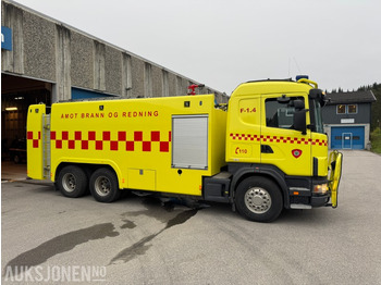 Camión de bomberos 2002 Scania R164 tankbil med masse utstyr. 6X4: foto 4