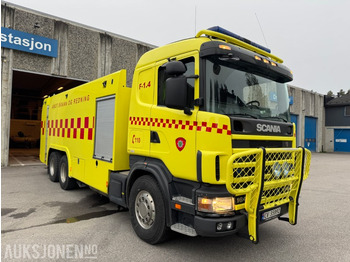 Camión de bomberos 2002 Scania R164 tankbil med masse utstyr. 6X4: foto 3