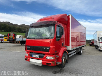 Camión caja cerrada DAF LF