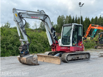 Excavadora TAKEUCHI