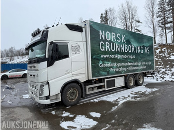 Camión caja cerrada VOLVO FH 540
