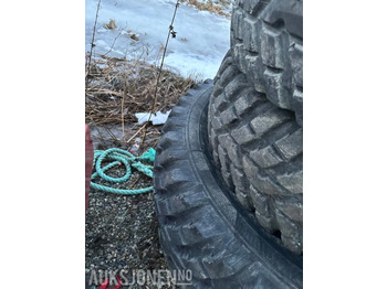 Maquinaria agrícola Nokian tri 2 dekk 440/80R34 360/80R24: foto 2