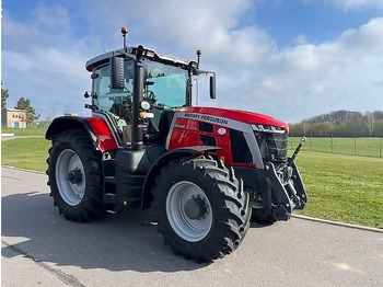 Tractor MASSEY FERGUSON