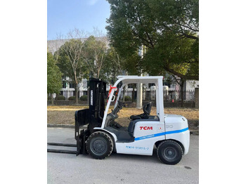 Carretilla elevadora diésel TCM