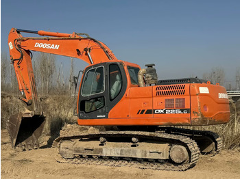 Excavadora de cadenas DOOSAN Doosan DX225LC Crawler excavator: foto 2
