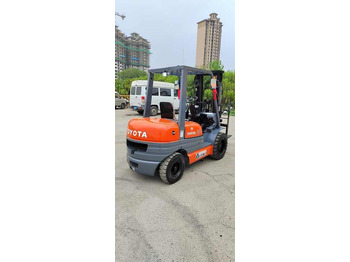 Carretilla elevadora diésel FD 1.5 ton diesel Toyota used forklift  Used Forklift Used Toyota FD30 Forklift on sale: foto 4