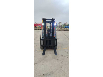 Carretilla elevadora diésel FD 1.5 ton diesel Toyota used forklift  Used Forklift Used Toyota FD30 Forklift on sale: foto 2