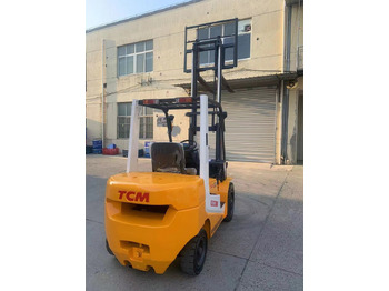 Carretilla elevadora diésel TCM FD30 Forklift: foto 3