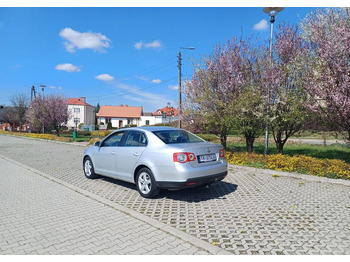 Sedan Volkswagen Jetta: foto 4