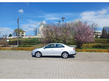 Sedan Volkswagen Jetta: foto 5