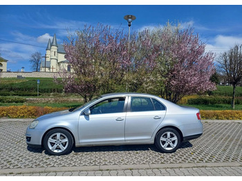 Sedan Volkswagen Jetta: foto 2