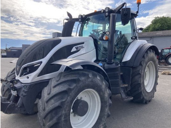Tractor VALTRA T214