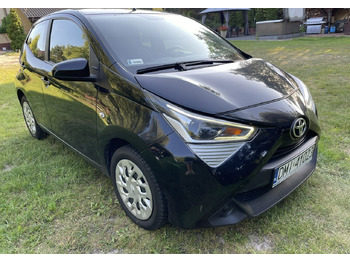 Hatchback TOYOTA