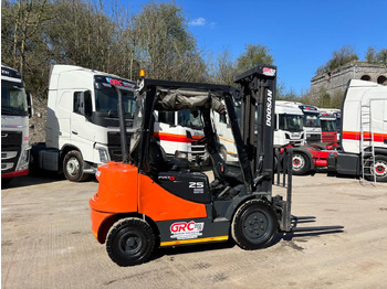 Carretilla elevadora diésel 2012 DOOSAN D25S-5 Forklift: foto 2