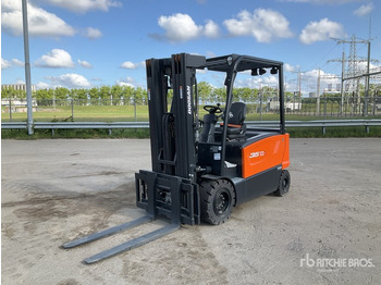 Carretilla elevadora eléctrica DOOSAN