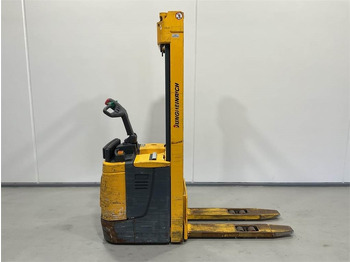 Apilador JUNGHEINRICH