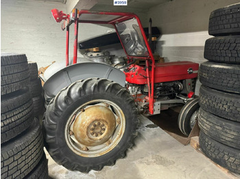Tractor MASSEY FERGUSON 1000 series