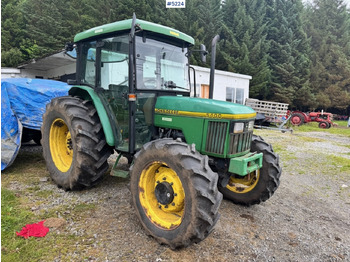 Tractor JOHN DEERE