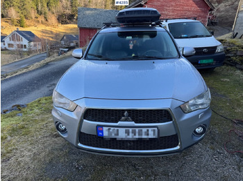 Coche MITSUBISHI
