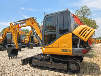 Excavadora de cadenas XCMG XE60DA