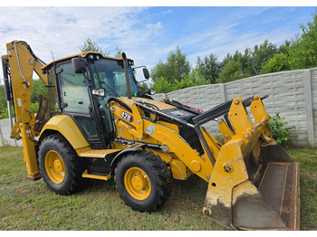 Retroexcavadora CATERPILLAR