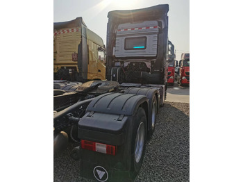Cabeza tractora AUMAN: foto 4