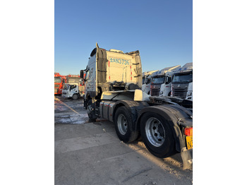 Cabeza tractora VOLVO: foto 3